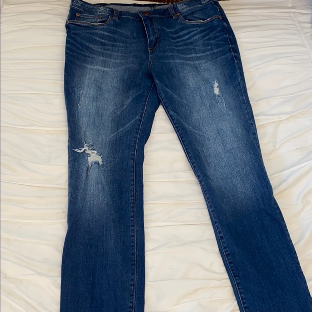 Lightly Ripped STS Blue jeans